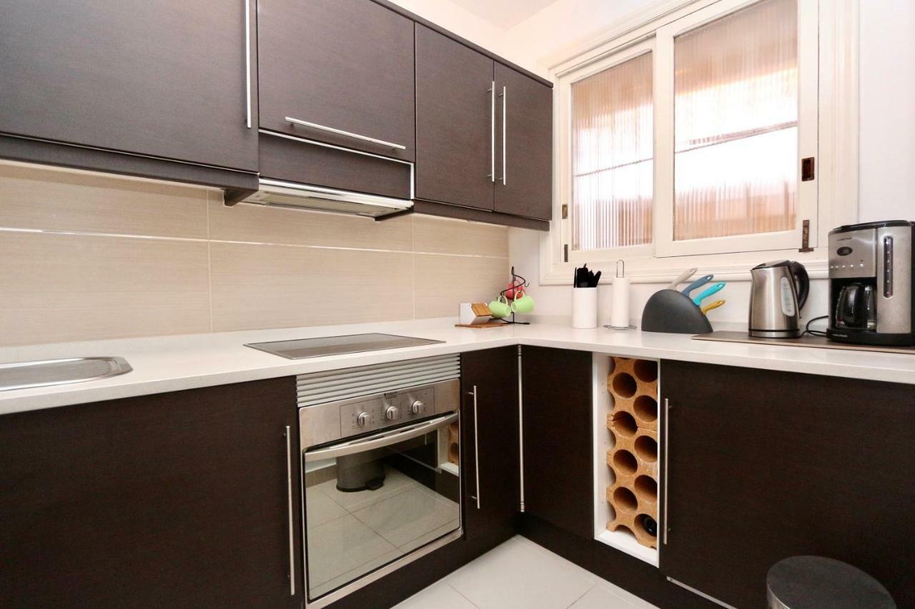 3- Bedroom Apartment In The Centre Of Calpe With Nice Living Room, 1 Bathroom. Exteriör bild