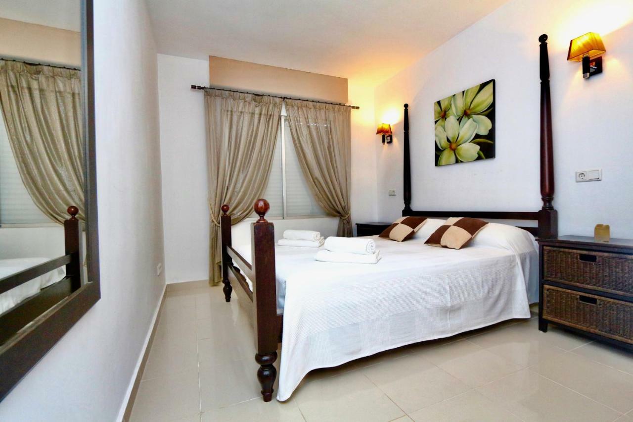3- Bedroom Apartment In The Centre Of Calpe With Nice Living Room, 1 Bathroom. Exteriör bild