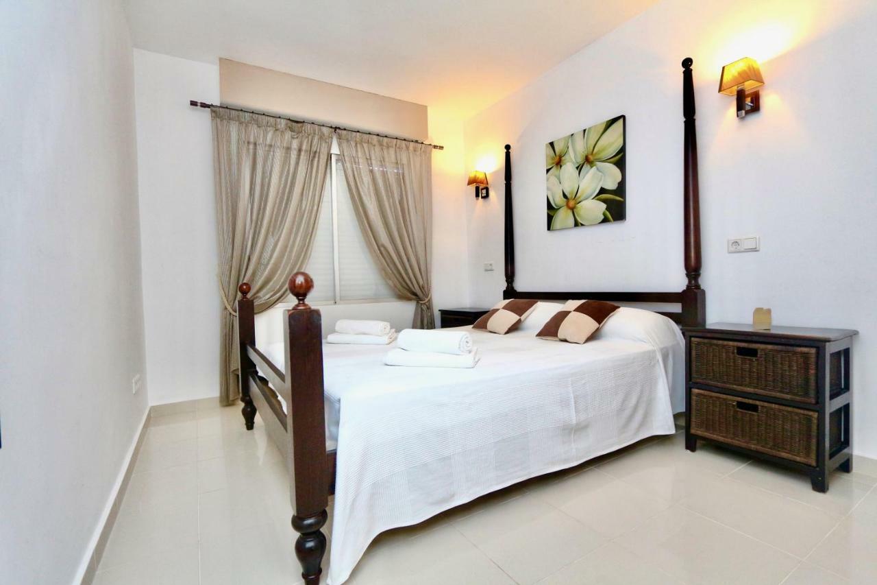 3- Bedroom Apartment In The Centre Of Calpe With Nice Living Room, 1 Bathroom. Exteriör bild