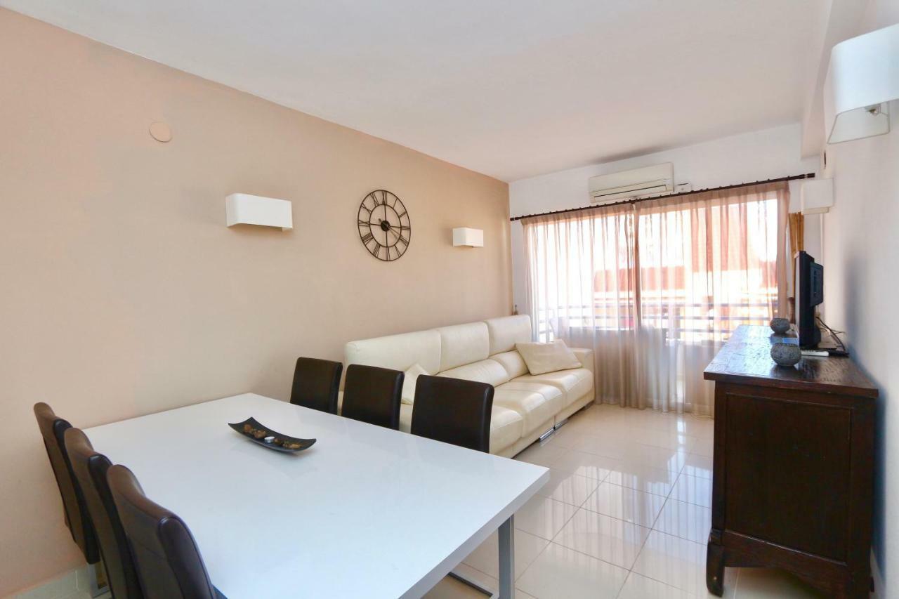 3- Bedroom Apartment In The Centre Of Calpe With Nice Living Room, 1 Bathroom. Exteriör bild