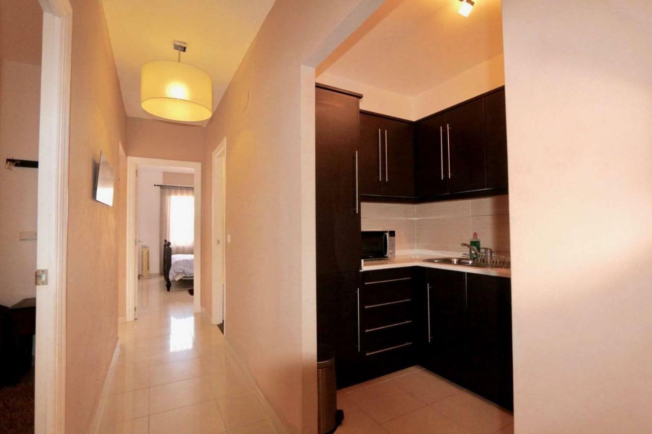 3- Bedroom Apartment In The Centre Of Calpe With Nice Living Room, 1 Bathroom. Exteriör bild