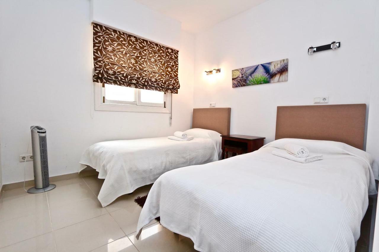 3- Bedroom Apartment In The Centre Of Calpe With Nice Living Room, 1 Bathroom. Exteriör bild