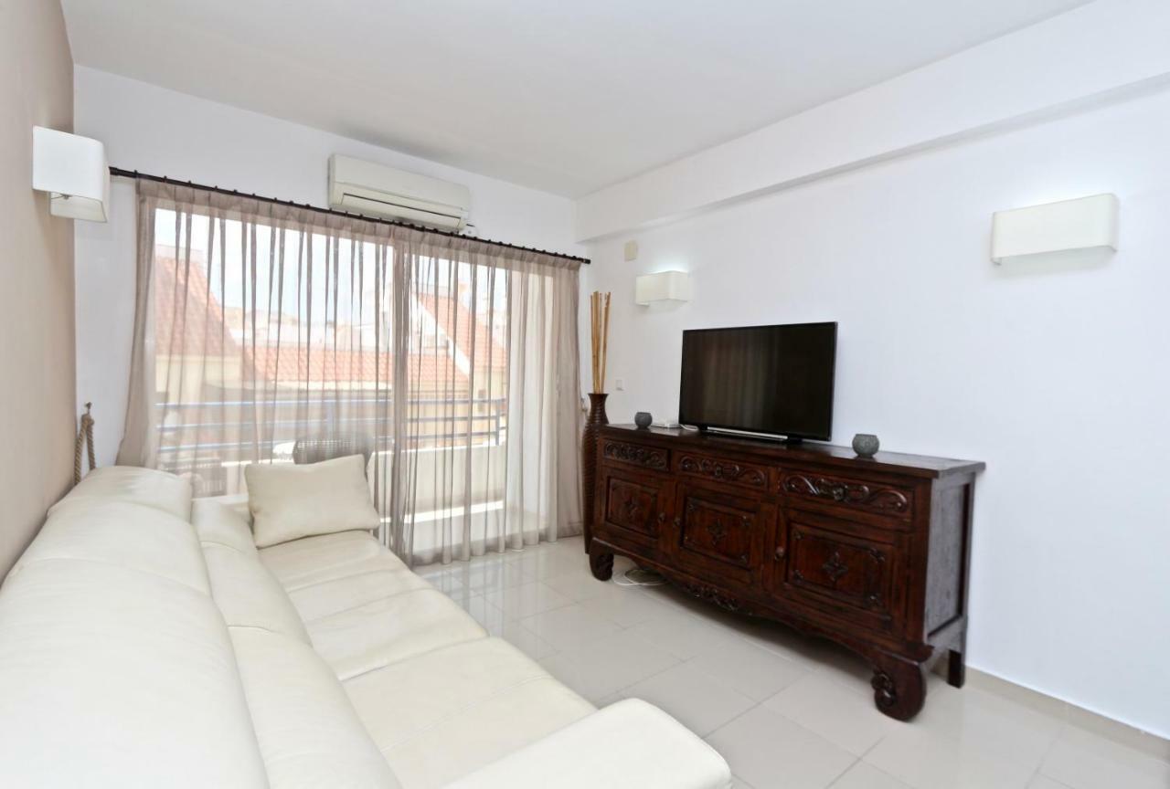 3- Bedroom Apartment In The Centre Of Calpe With Nice Living Room, 1 Bathroom. Exteriör bild